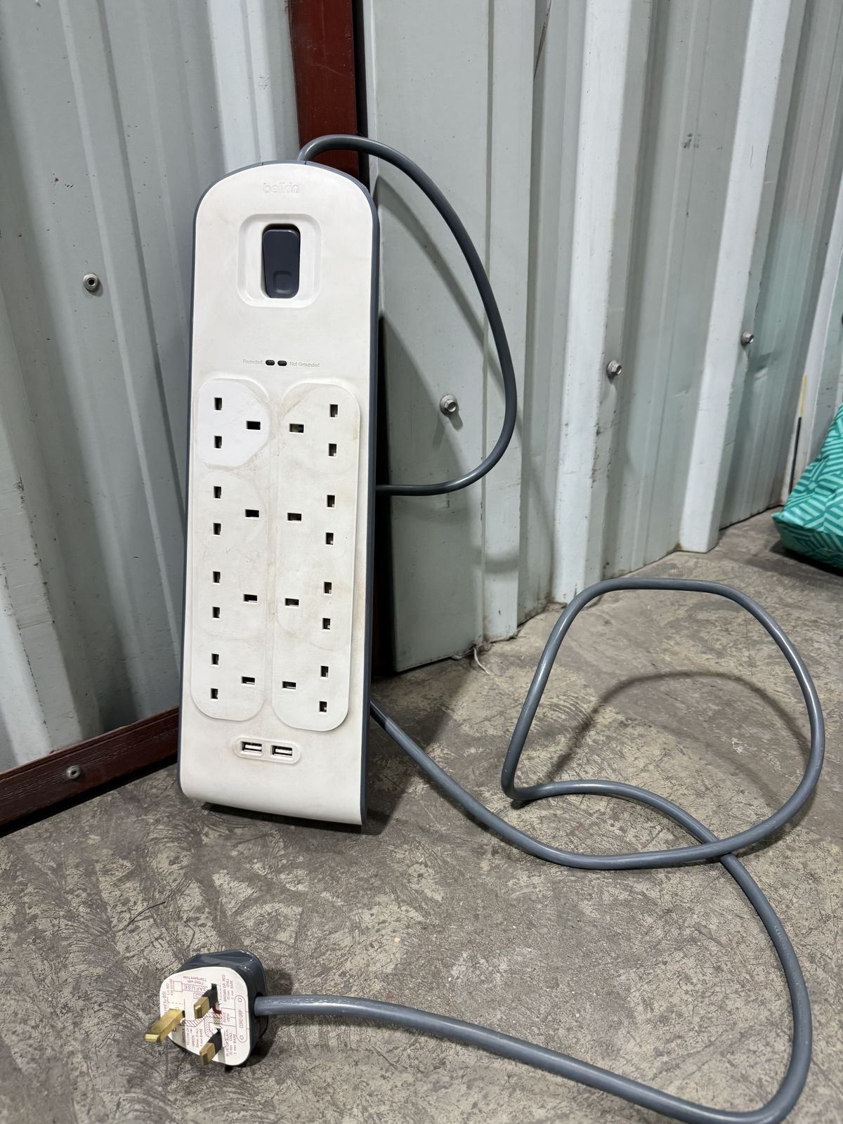 Belkin 8-Way Extension Power Strip with USB — image 2