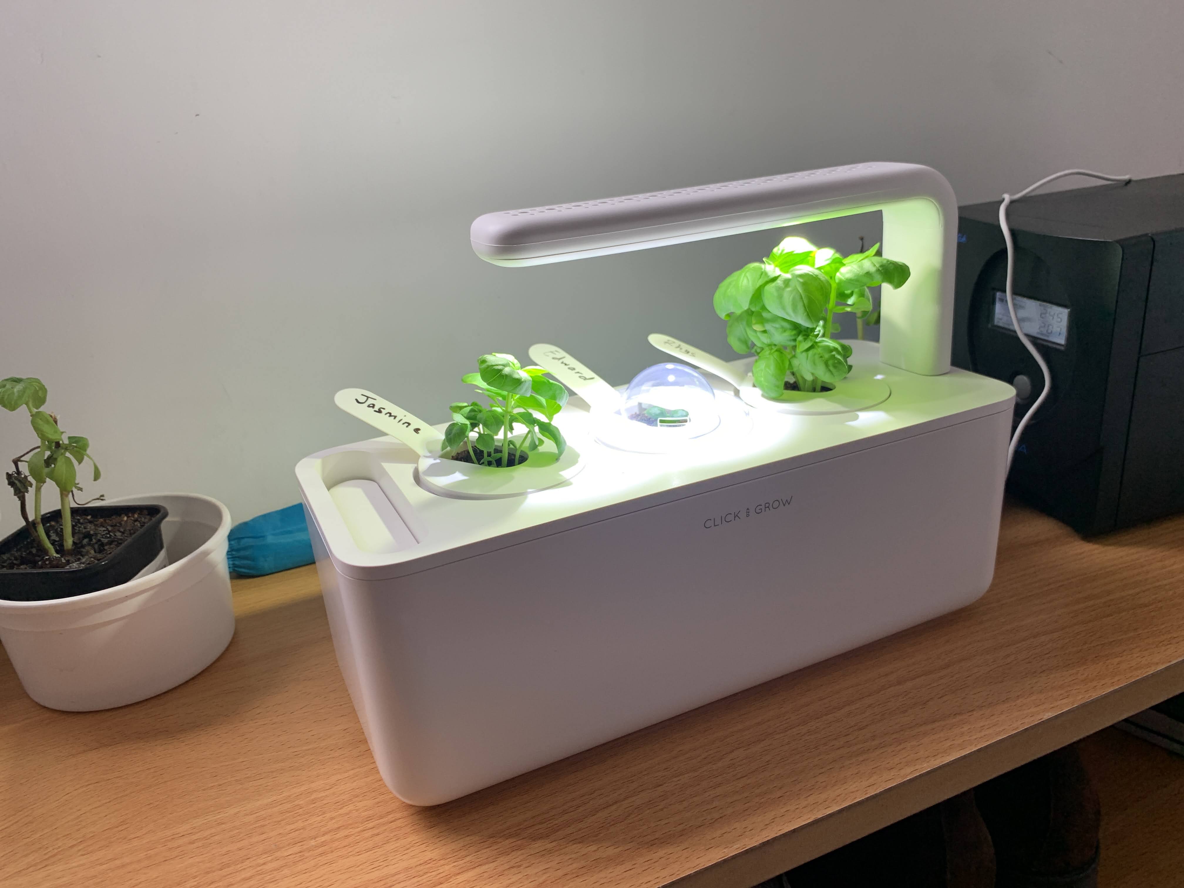 Click & Grow Smart Garden 3