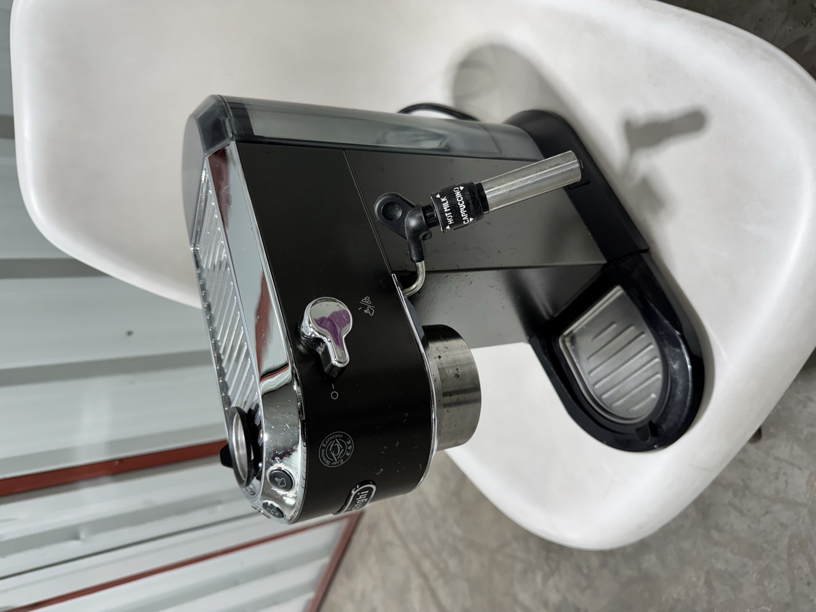De'Longhi Dedica EC685 Espresso Machine