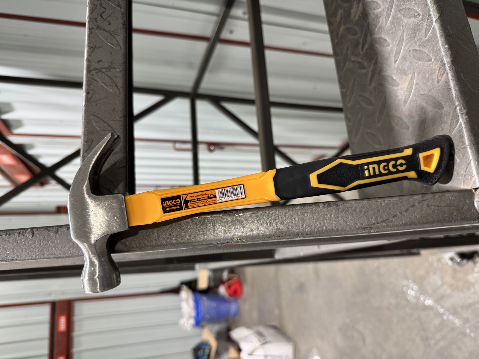 INGCO Claw Hammer — image 1