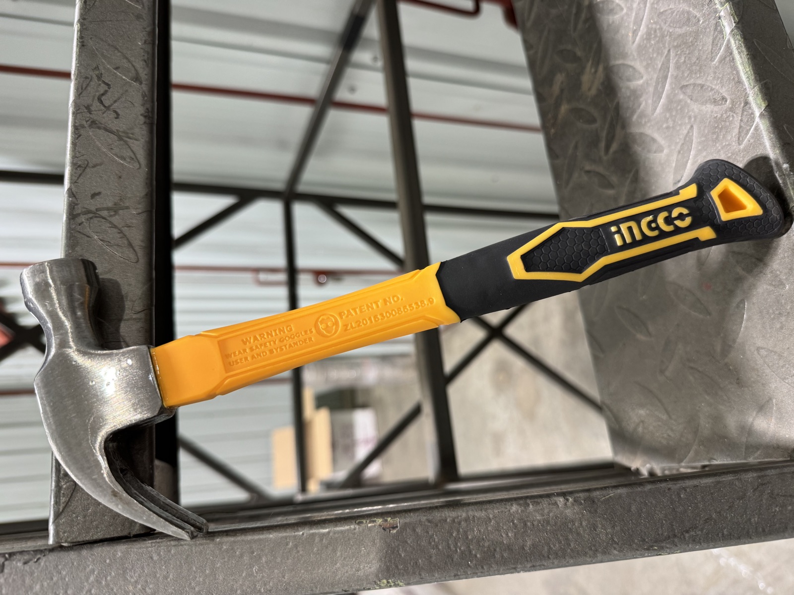 INGCO Claw Hammer — image 2