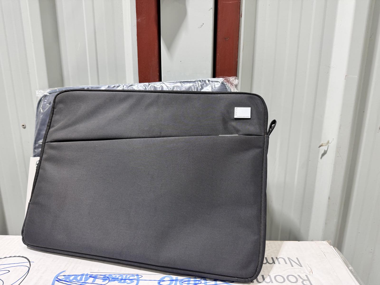 JINYA City Sleeve 16" Laptop Sleeve — image 2