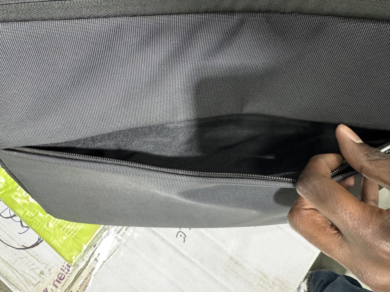 JINYA City Sleeve 16" Laptop Sleeve — image 3