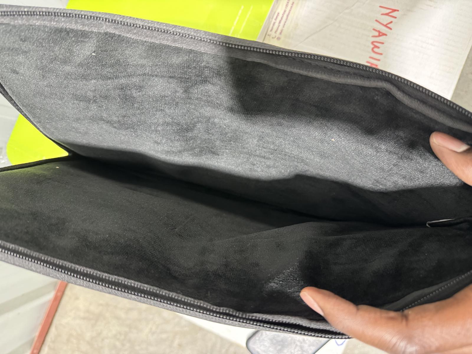 JINYA City Sleeve 16" Laptop Sleeve — image 4