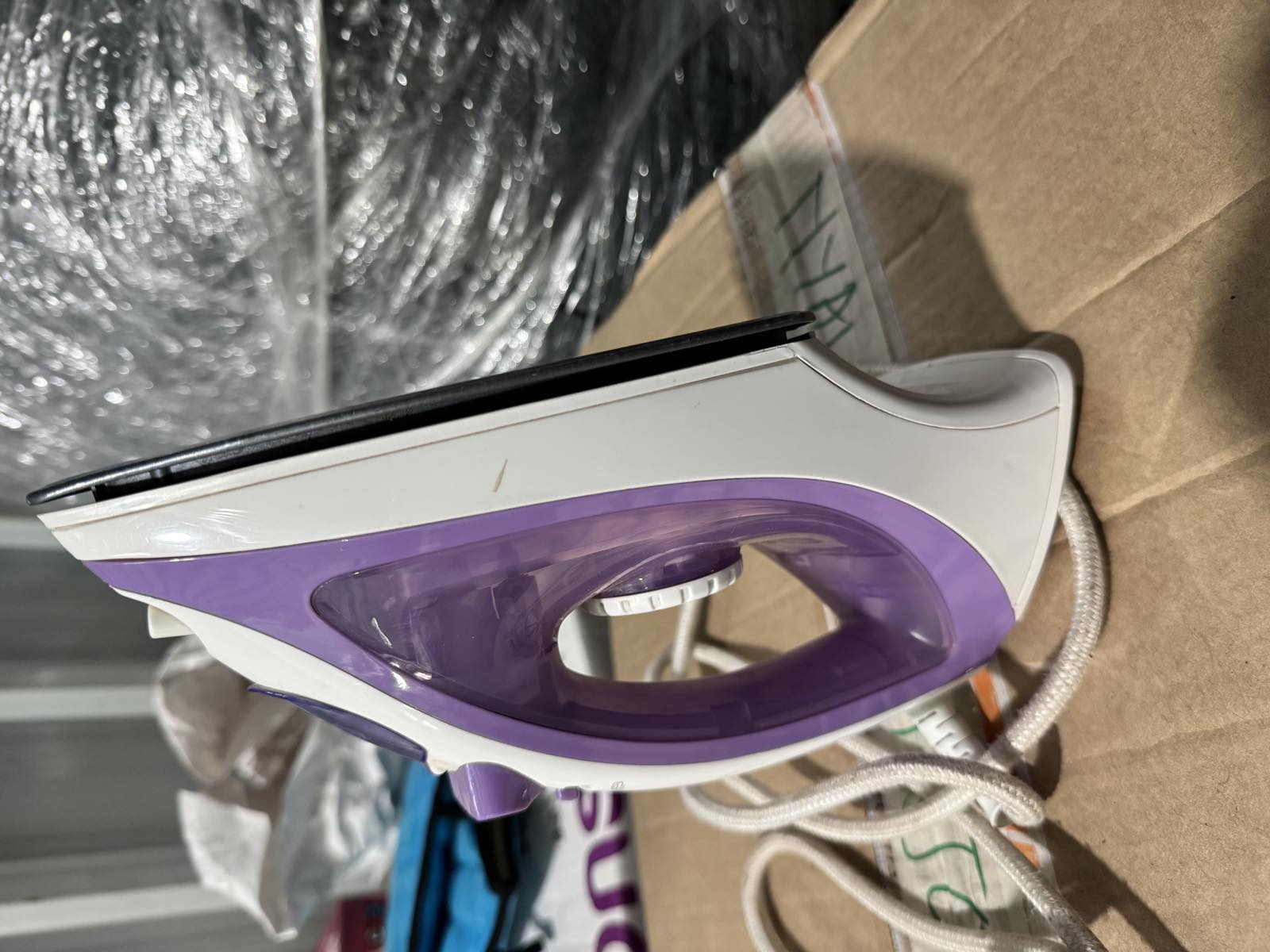 Philips FeatherLight Iron — image 3