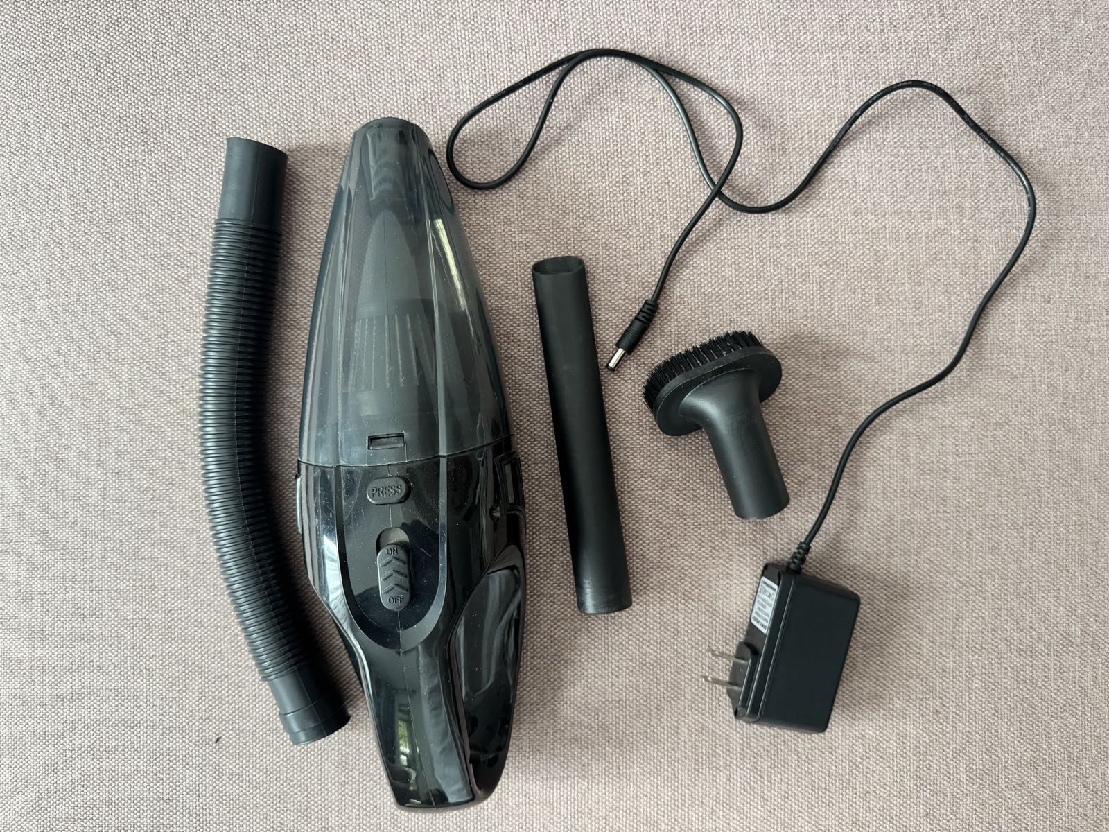 Portable handheld vacuum cleaner