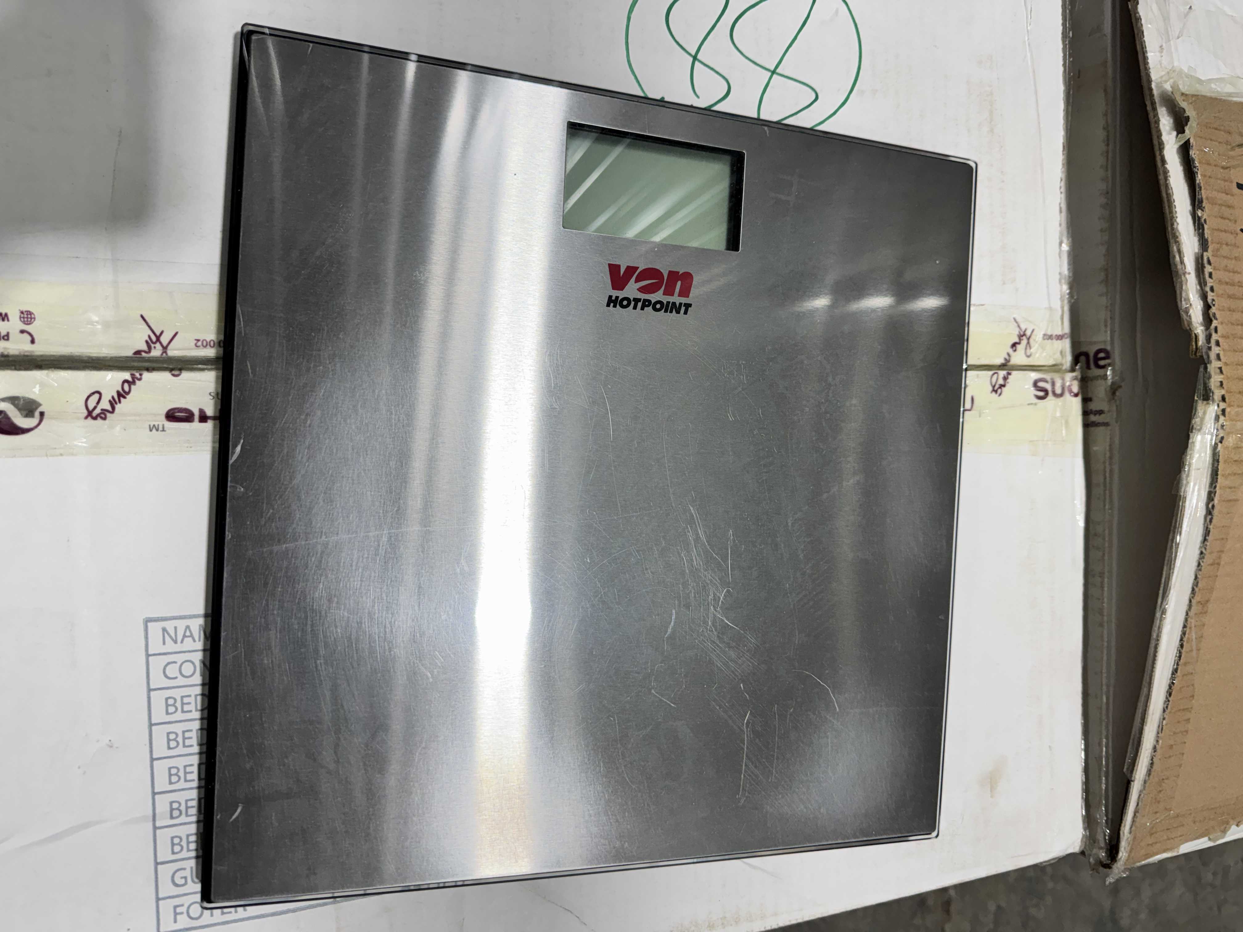 Von Hotpoint Electronic Bathroom Scale HESB18CS — image 2